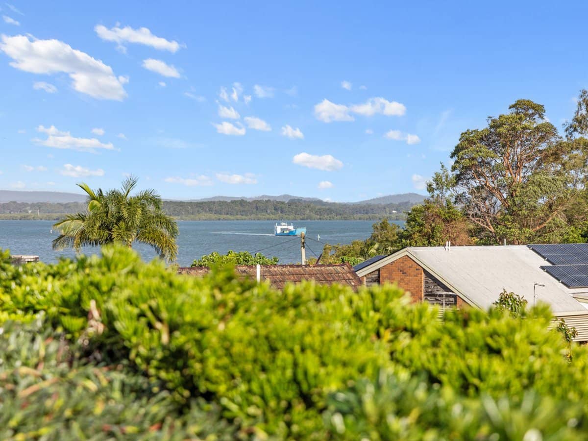136 Broadwater Terrace, REDLAND BAY - Thumbnail 2