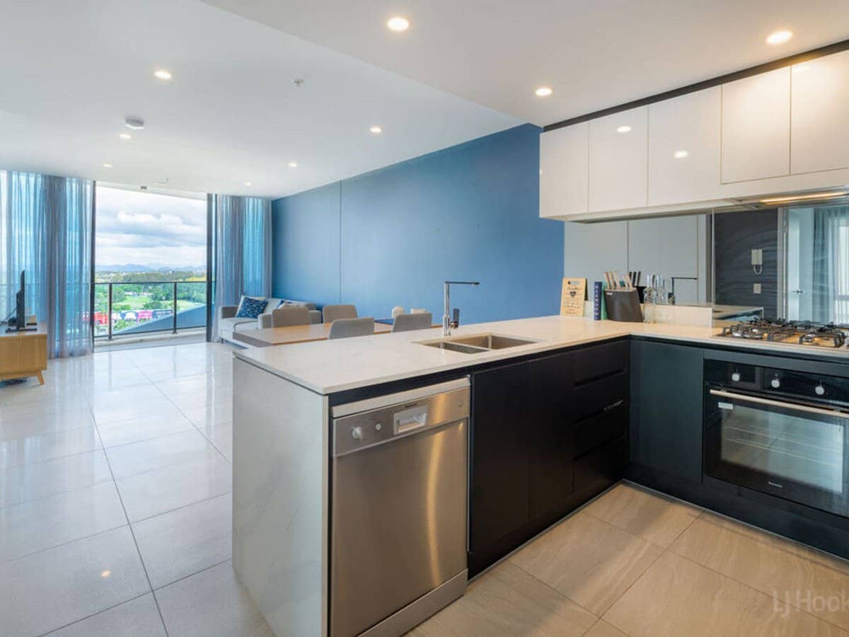 5 Harbour Side Court, BIGGERA WATERS - Thumbnail 5