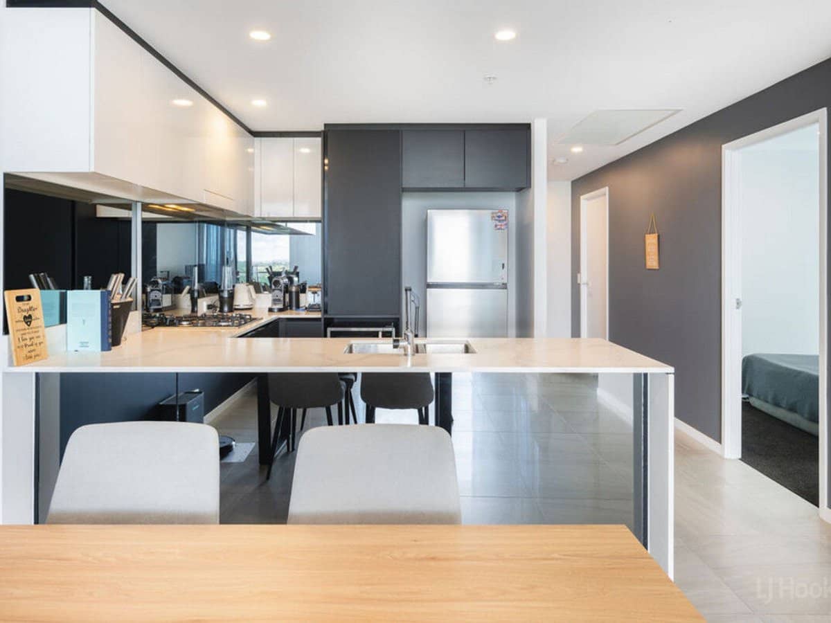 5 Harbour Side Court, BIGGERA WATERS - Thumbnail 6