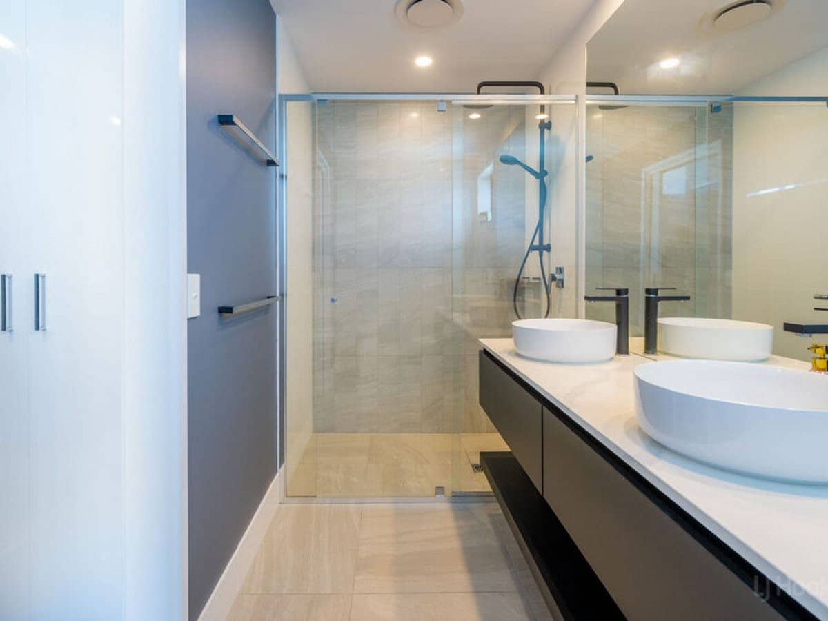 5 Harbour Side Court, BIGGERA WATERS - Thumbnail 13