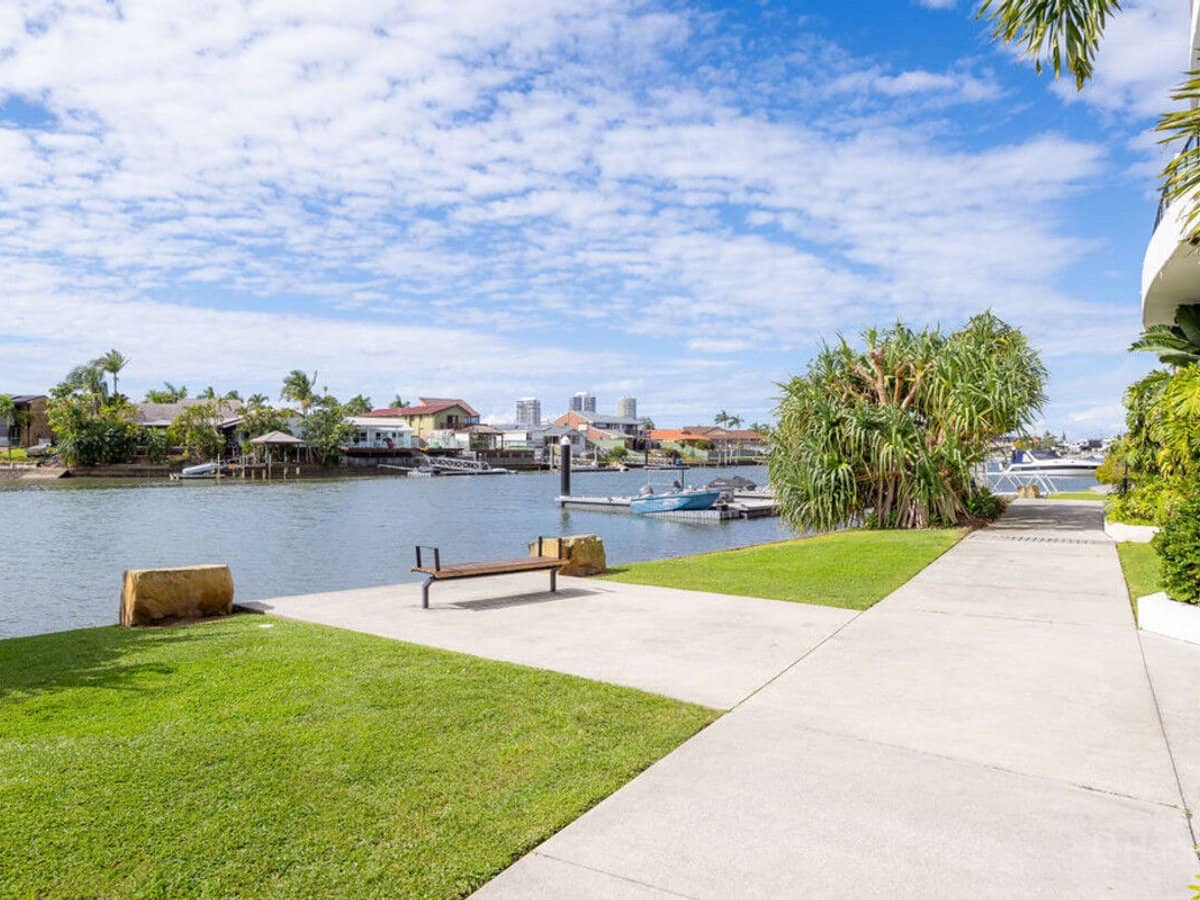 5 Harbour Side Court, BIGGERA WATERS - Thumbnail 20