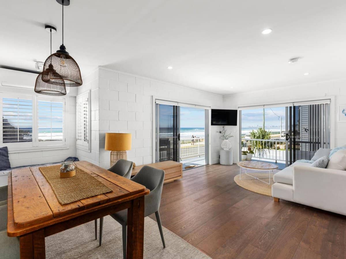 738 Pacific Parade, CURRUMBIN - Thumbnail 1