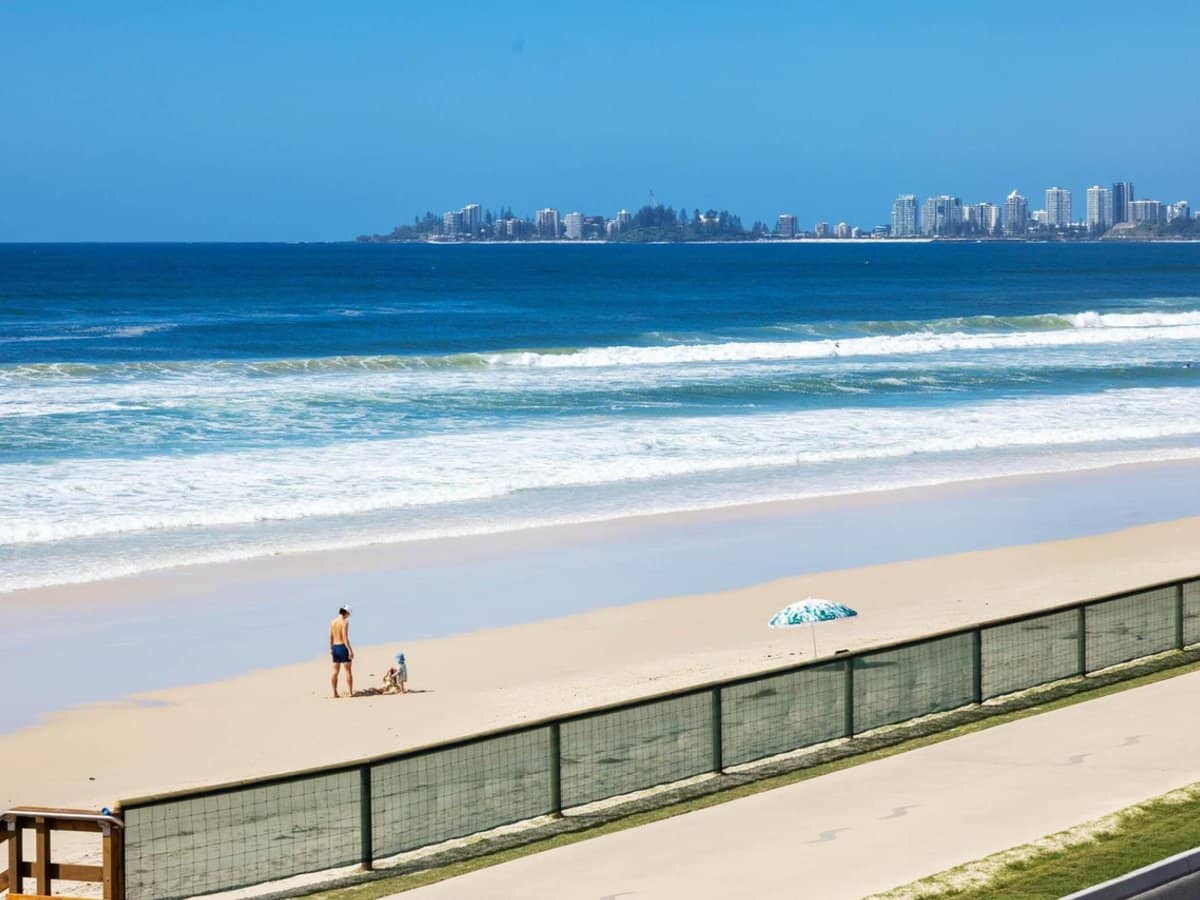 738 Pacific Parade, CURRUMBIN - Thumbnail 3