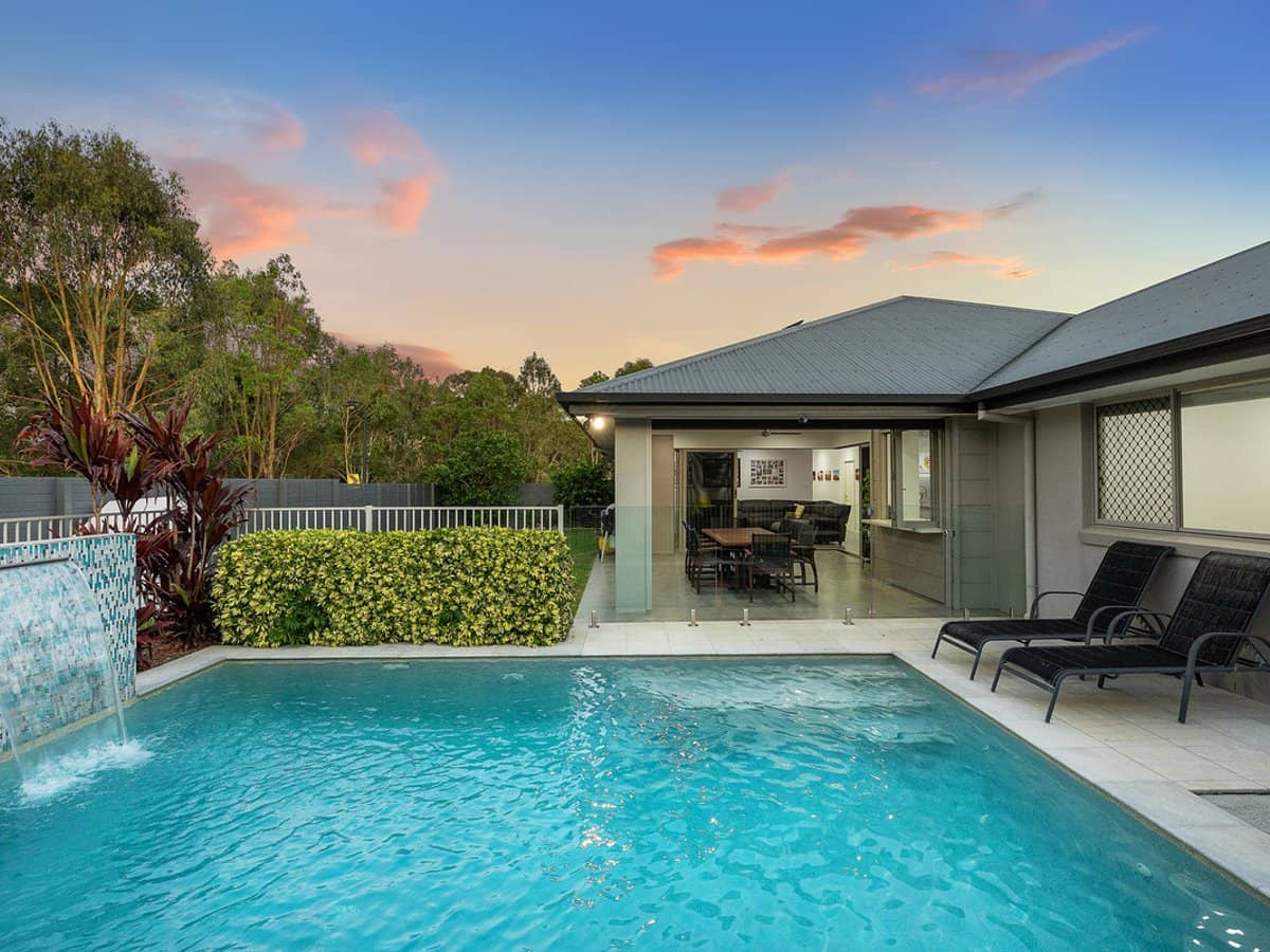 59 Brindabella Circuit, THORNLANDS - Thumbnail 3