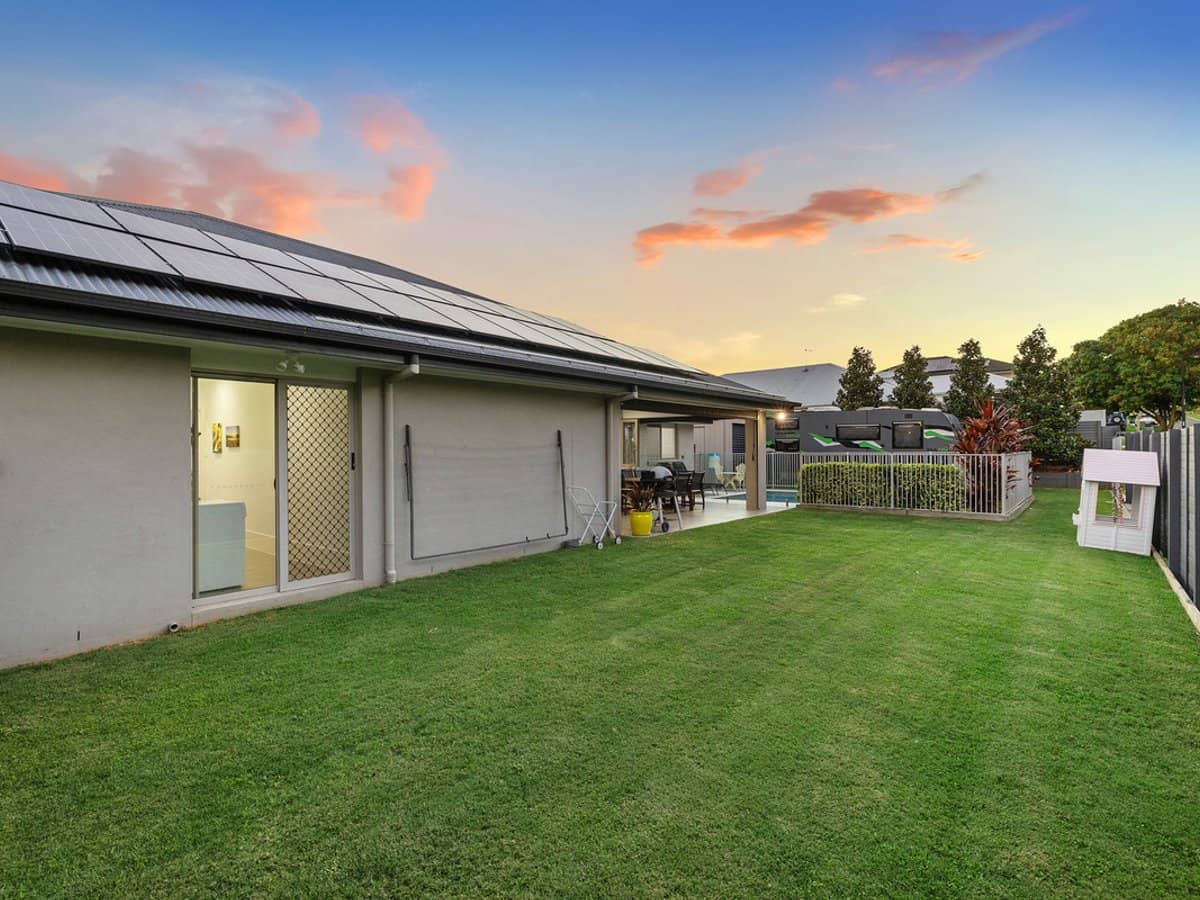 59 Brindabella Circuit, THORNLANDS - Thumbnail 4