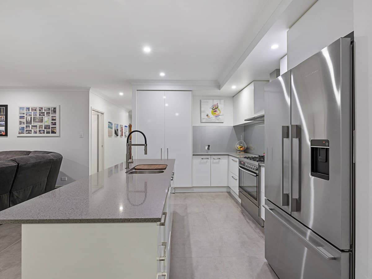 59 Brindabella Circuit, THORNLANDS - Thumbnail 6