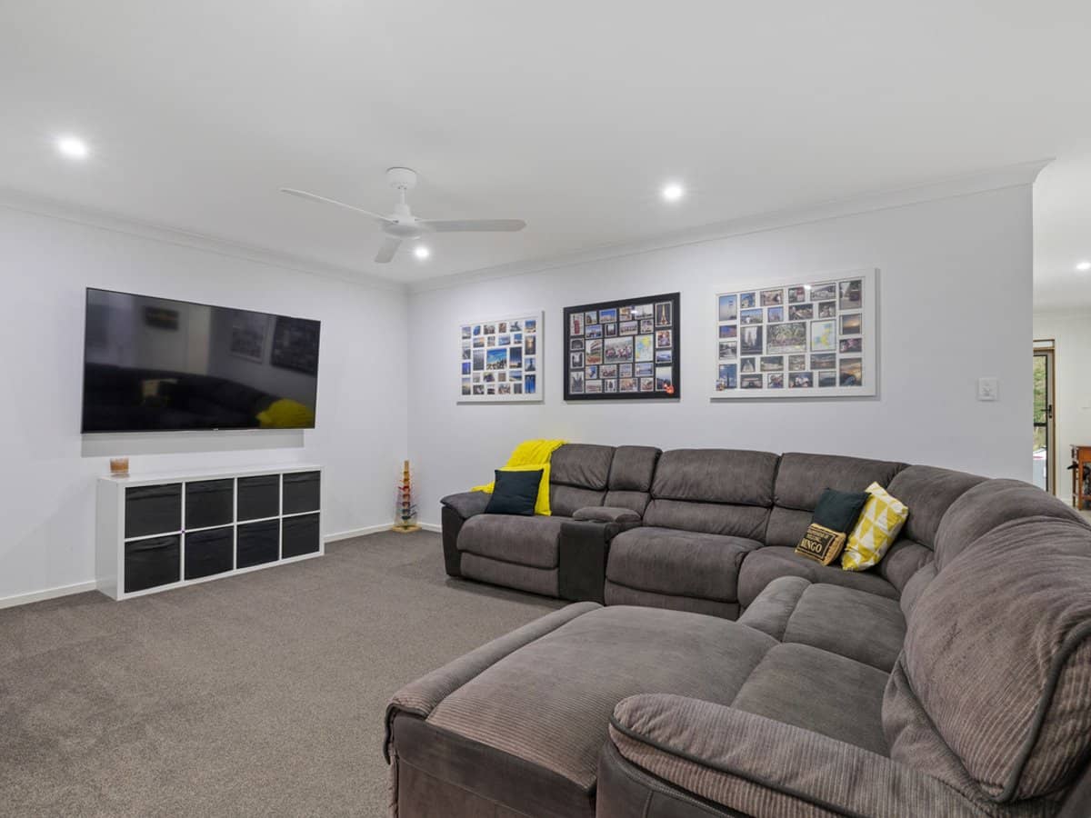 59 Brindabella Circuit, THORNLANDS - Thumbnail 9