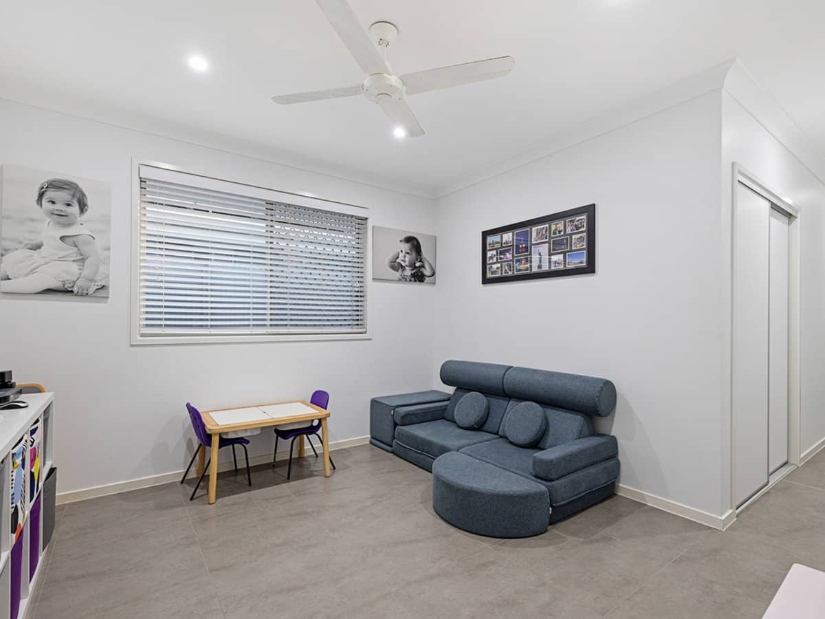 59 Brindabella Circuit, THORNLANDS - Thumbnail 15