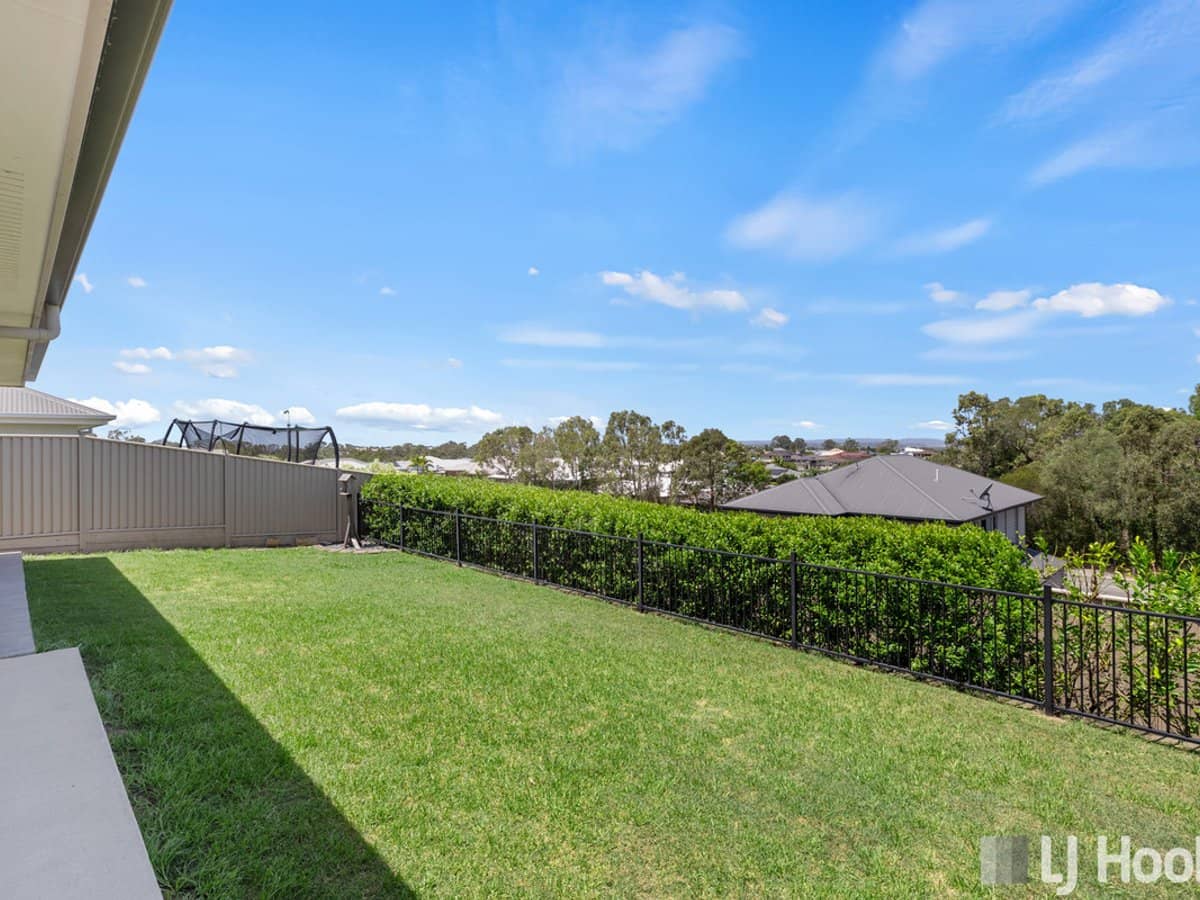 69 Capella Drive, REDLAND BAY - Thumbnail 3