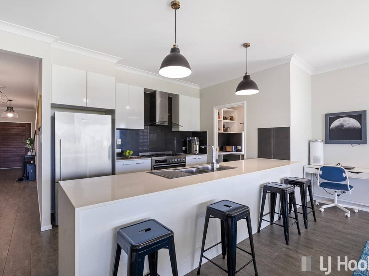 69 Capella Drive, REDLAND BAY - Thumbnail 5