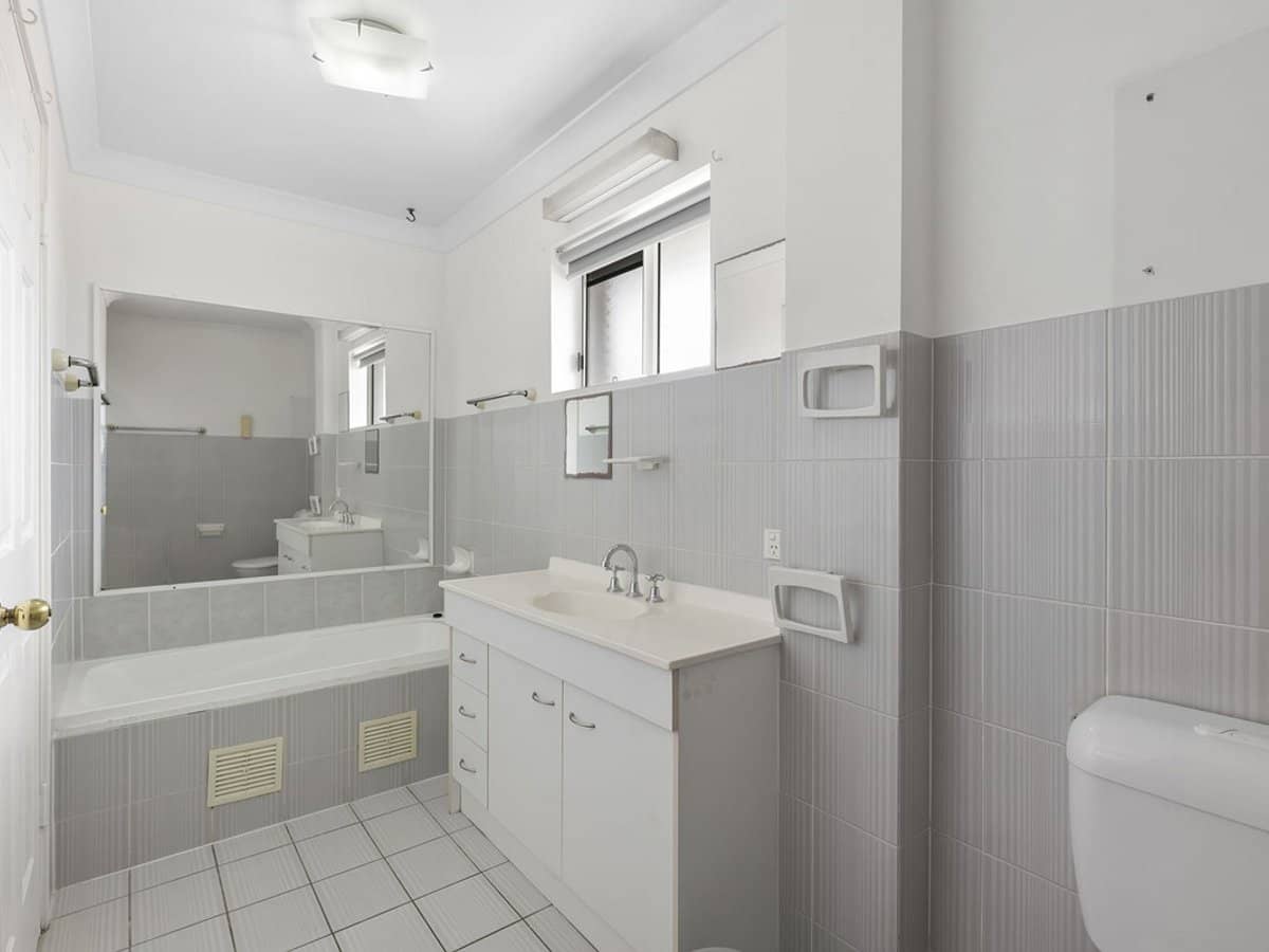 496 Marine Parade, BIGGERA WATERS - Thumbnail 8