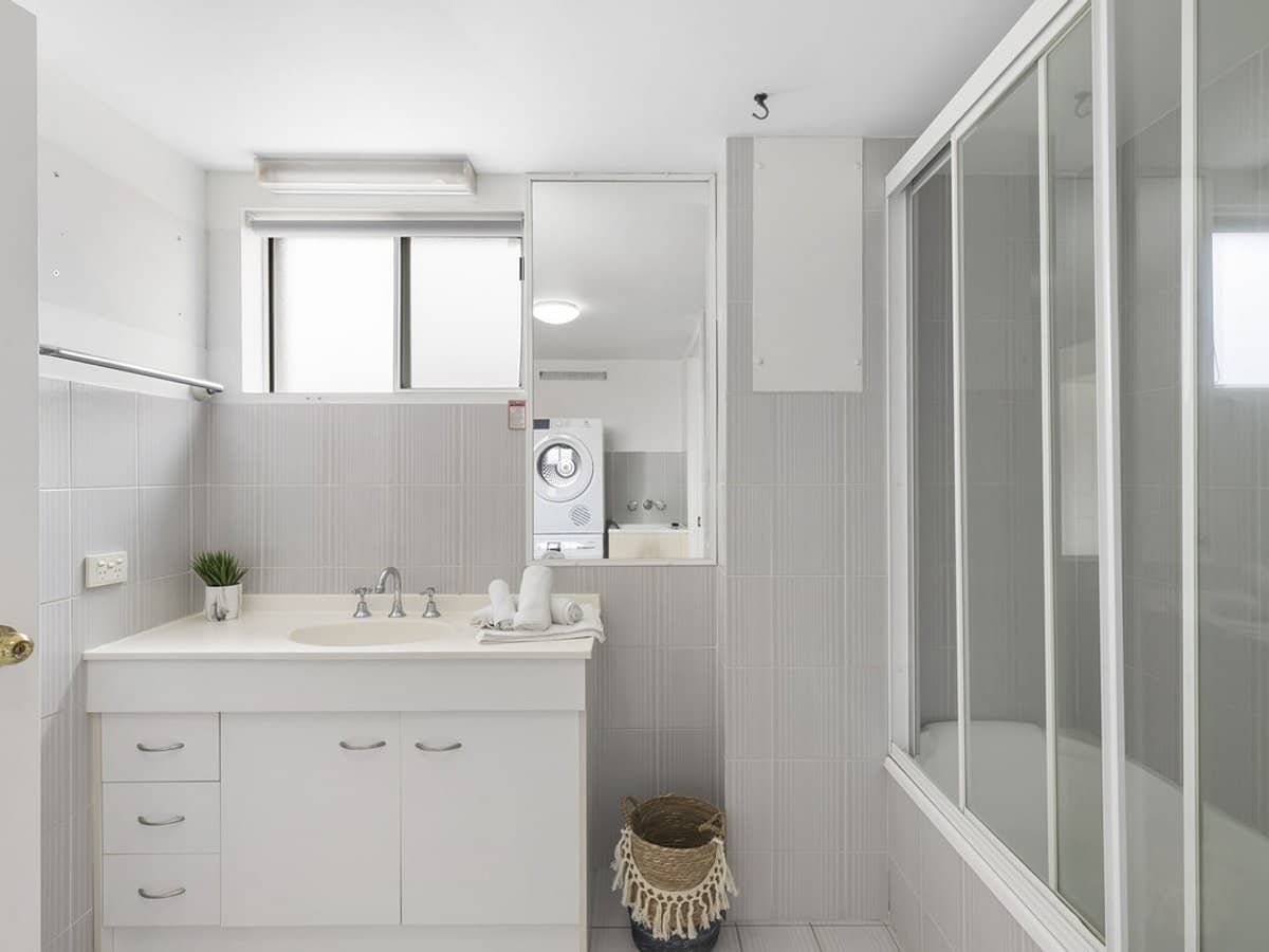 496 Marine Parade, BIGGERA WATERS - Thumbnail 9