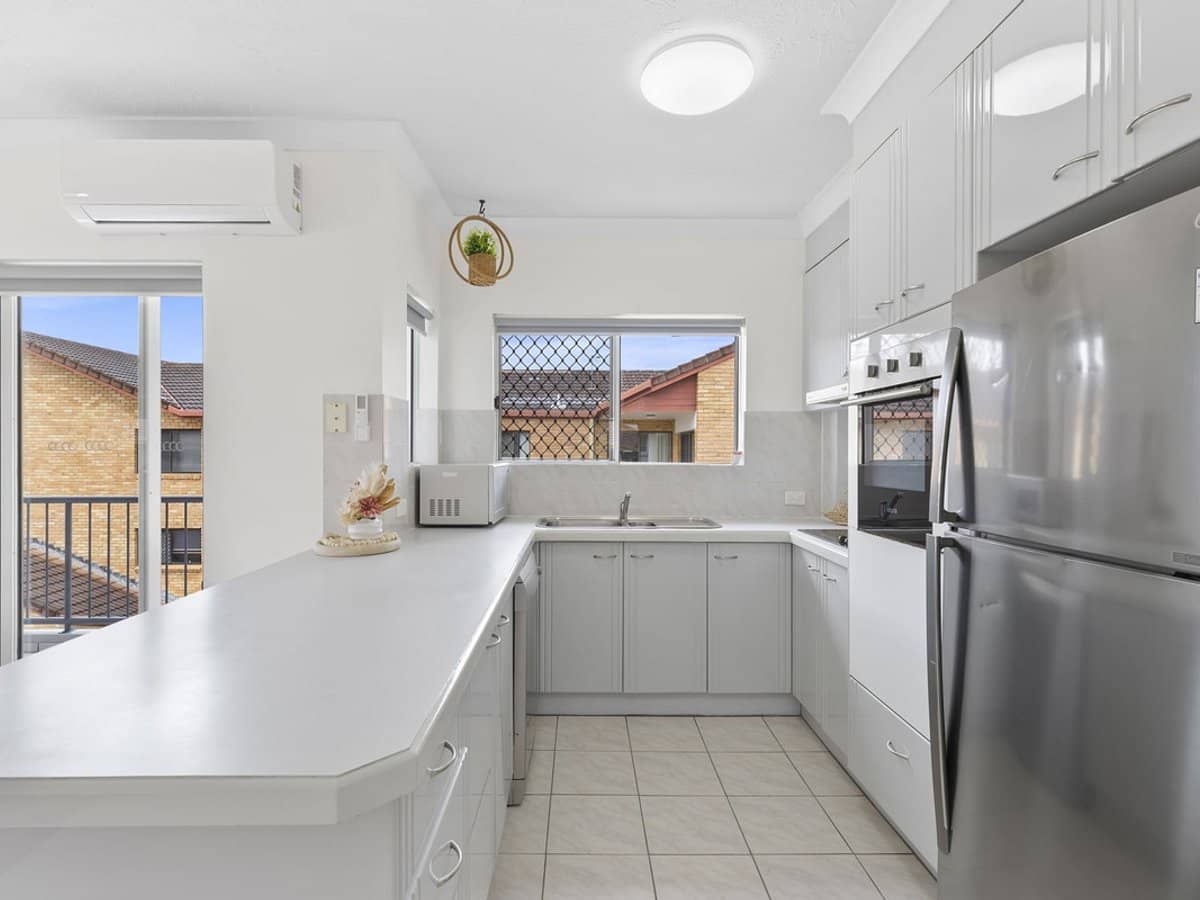 496 Marine Parade, BIGGERA WATERS - Thumbnail 11