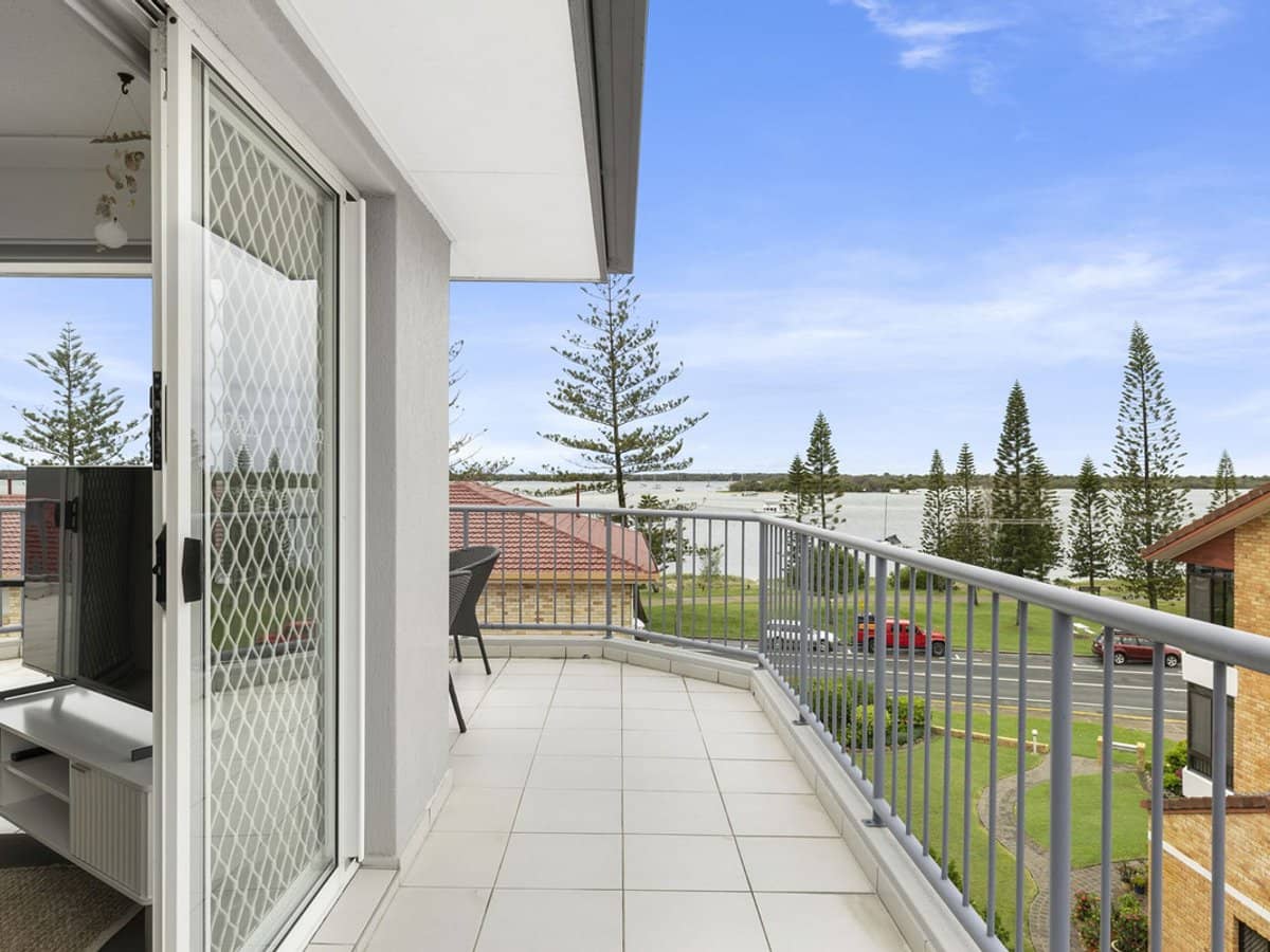 496 Marine Parade, BIGGERA WATERS - Thumbnail 14