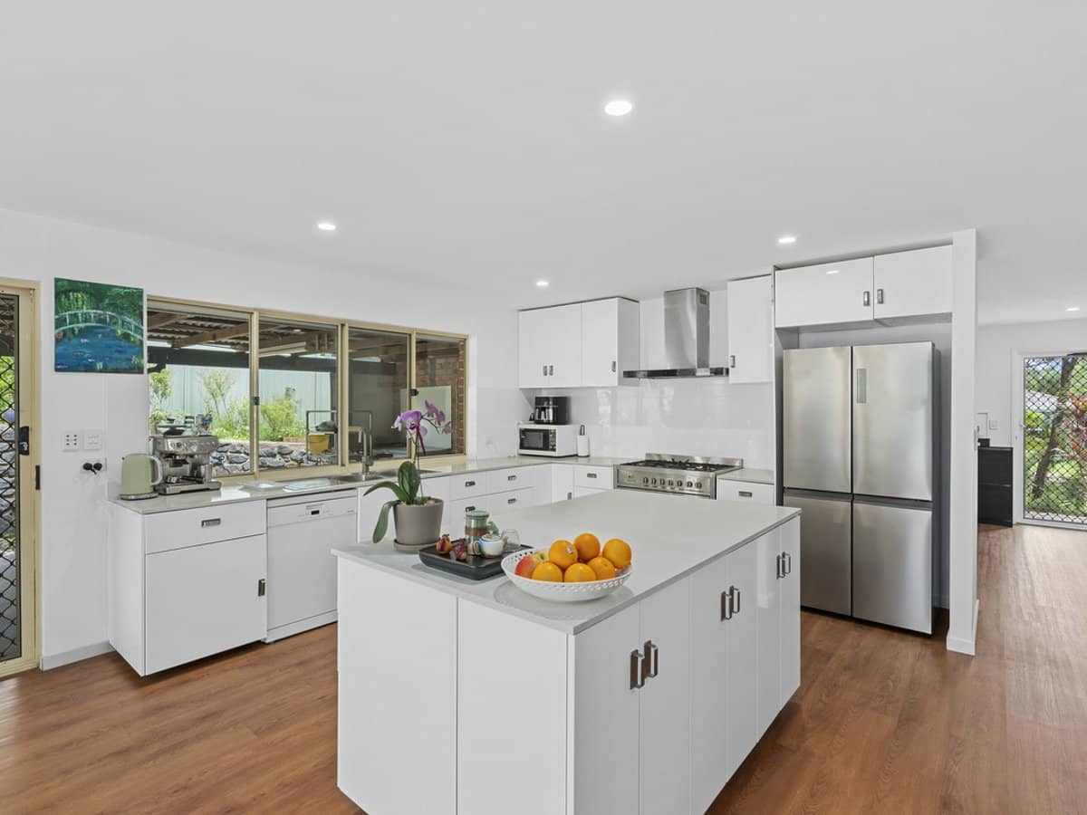 76 Explorers Way, WORONGARY - Thumbnail 4