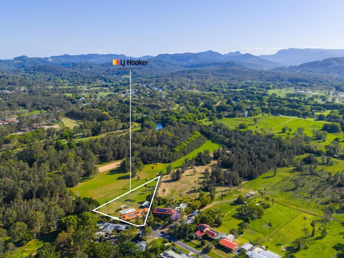 45 Larch Street, TALLEBUDGERA - Thumbnail 3