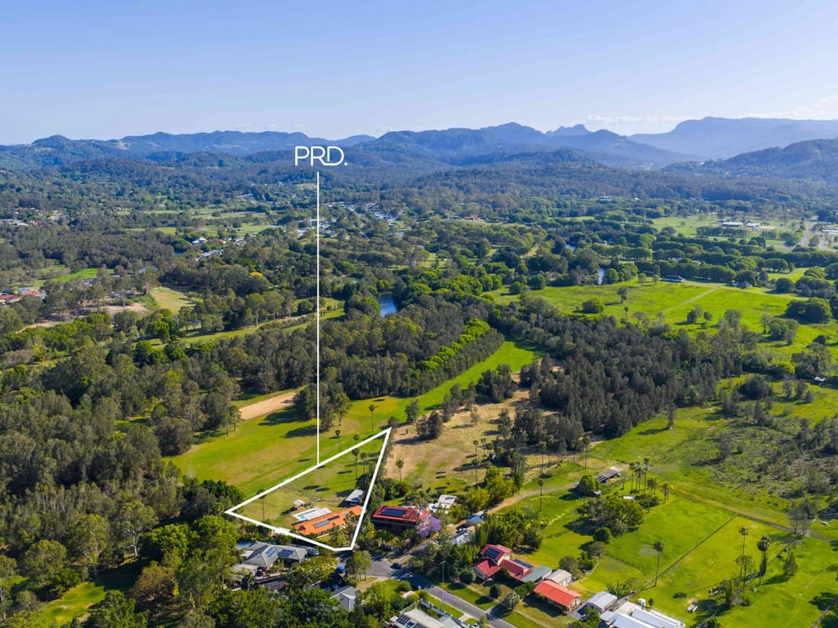 45 Larch Street, TALLEBUDGERA - Thumbnail 4