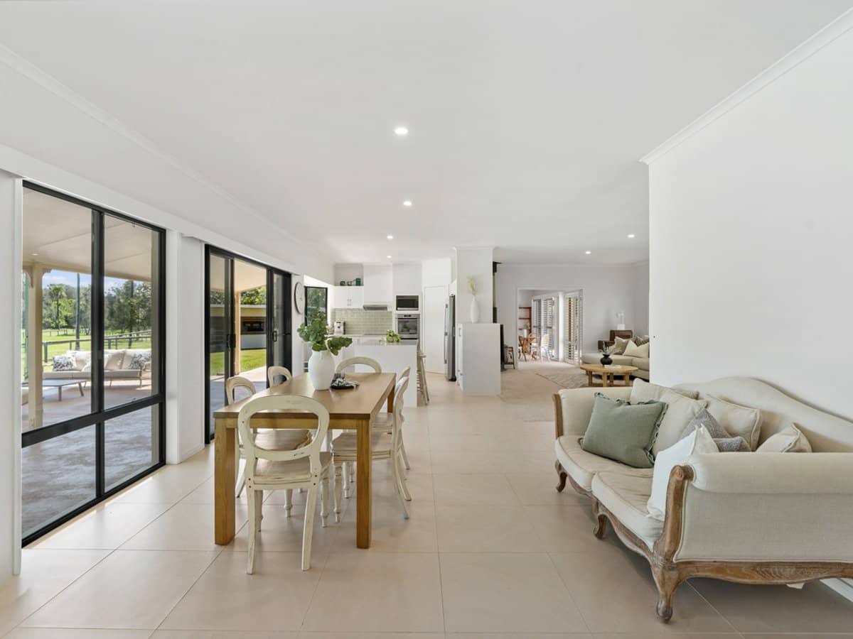 45 Larch Street, TALLEBUDGERA - Thumbnail 9