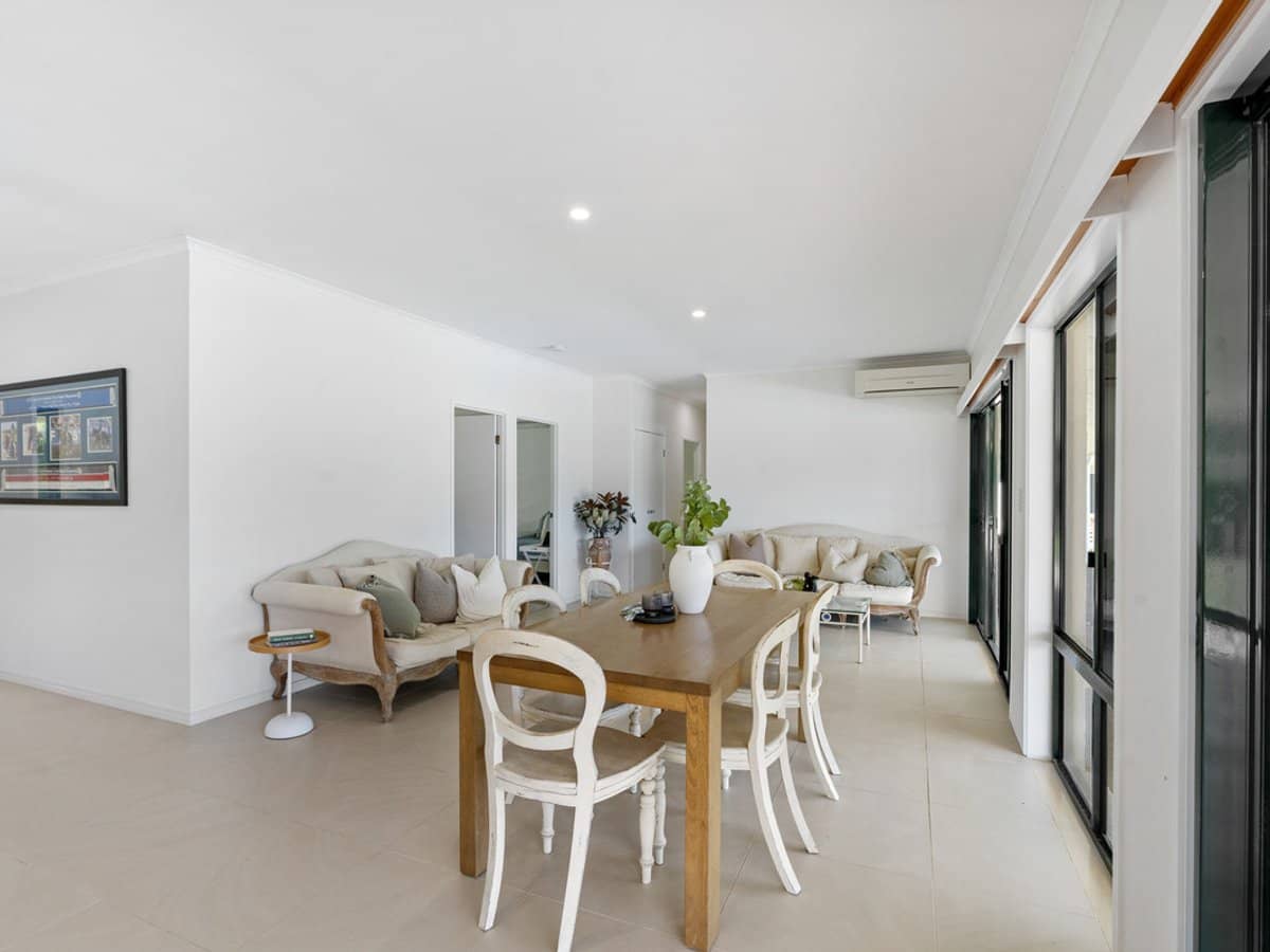 45 Larch Street, TALLEBUDGERA - Thumbnail 10