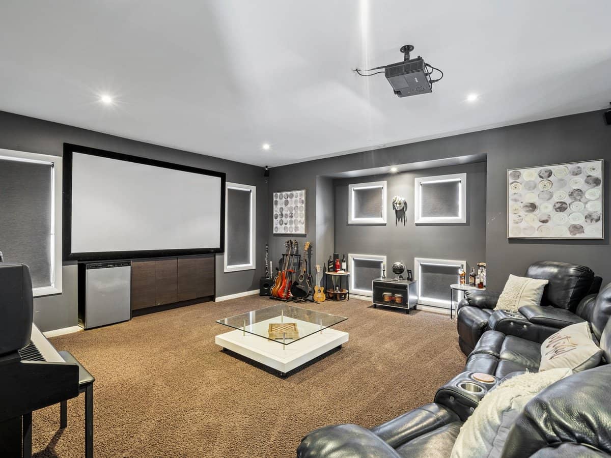 3 Rapa Court, PACIFIC PINES - Thumbnail 6