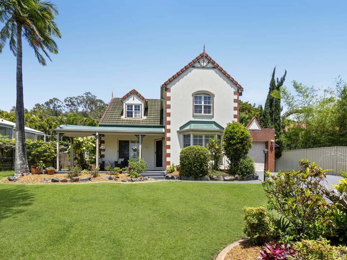 44 Paddington Drive, CARRARA - Thumbnail 1