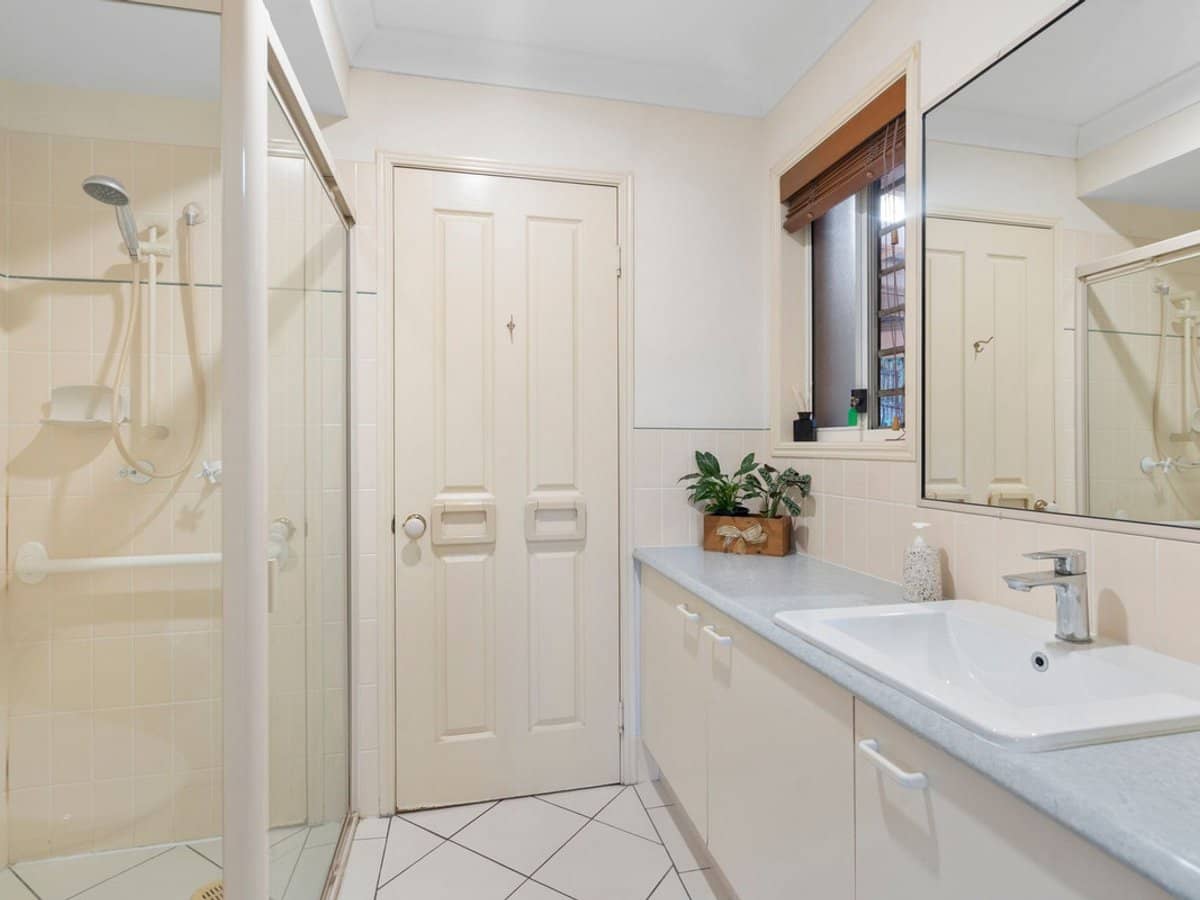 44 Paddington Drive, CARRARA - Thumbnail 13