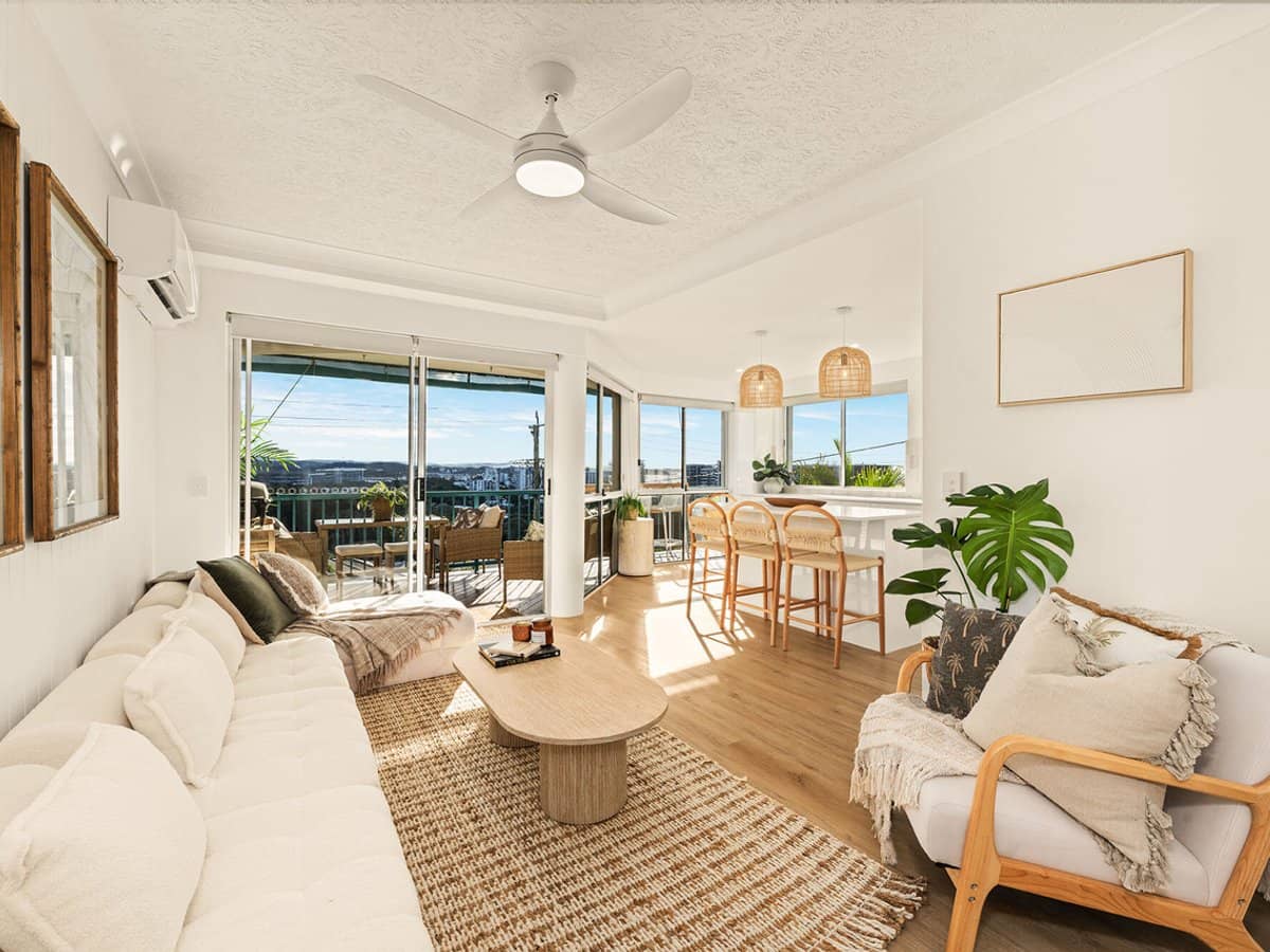 40-42 Rutledge Street, COOLANGATTA - Thumbnail 9