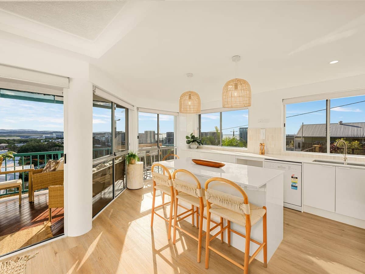 40-42 Rutledge Street, COOLANGATTA - Thumbnail 14