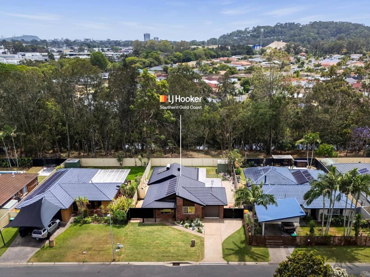 48 Togos Avenue, CURRUMBIN WATERS - Thumbnail 5