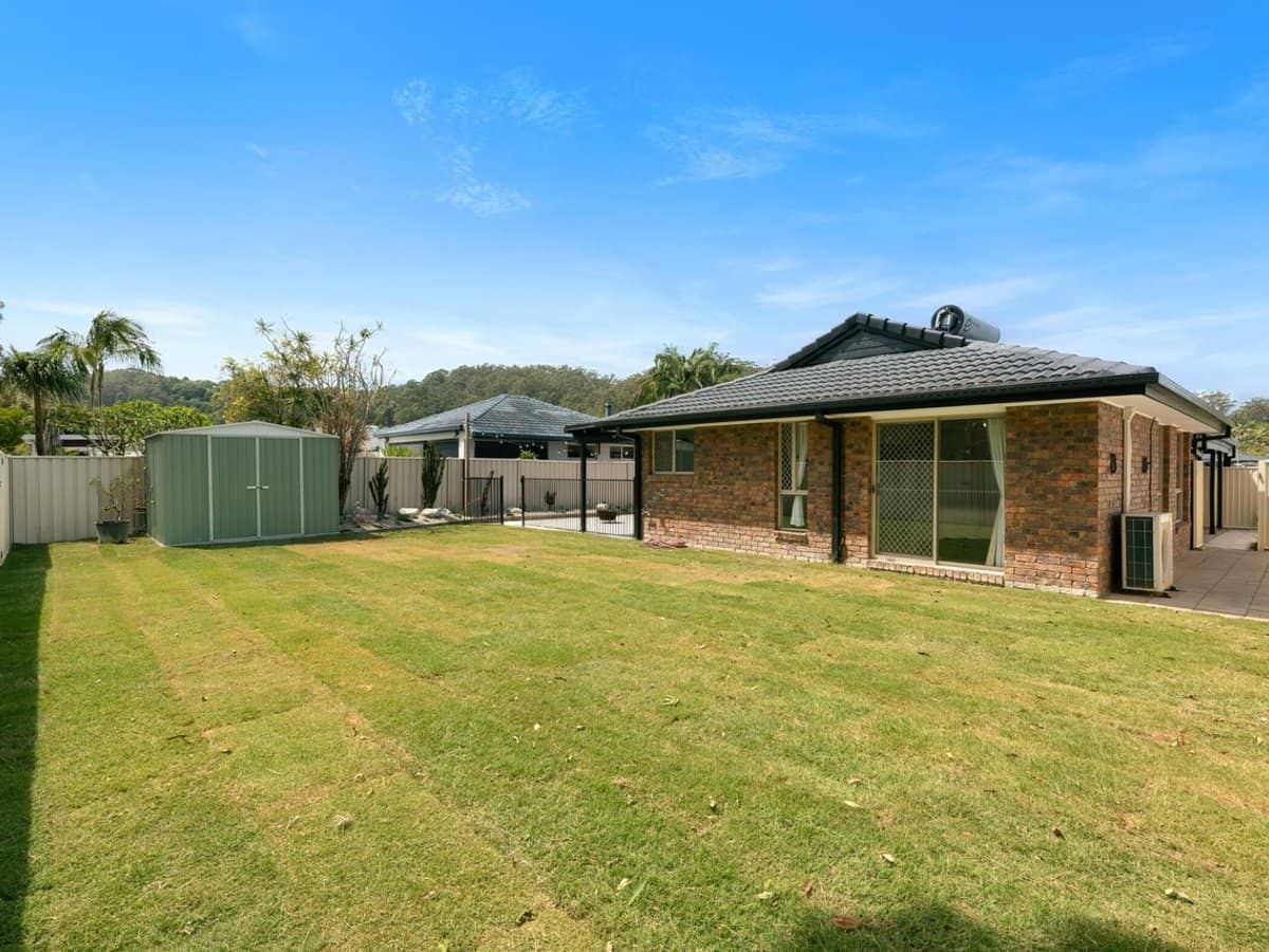 48 Togos Avenue, CURRUMBIN WATERS - Thumbnail 9