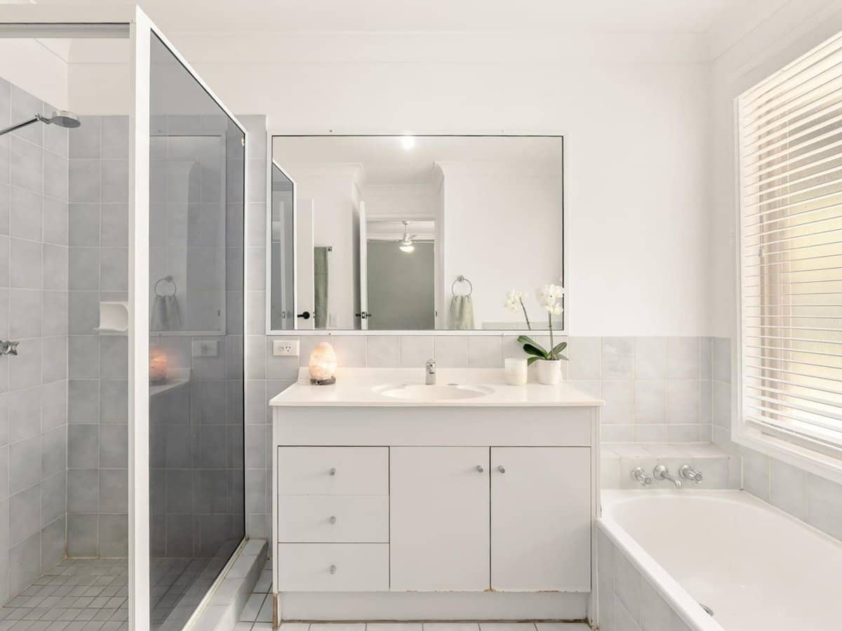 48 Togos Avenue, CURRUMBIN WATERS - Thumbnail 22