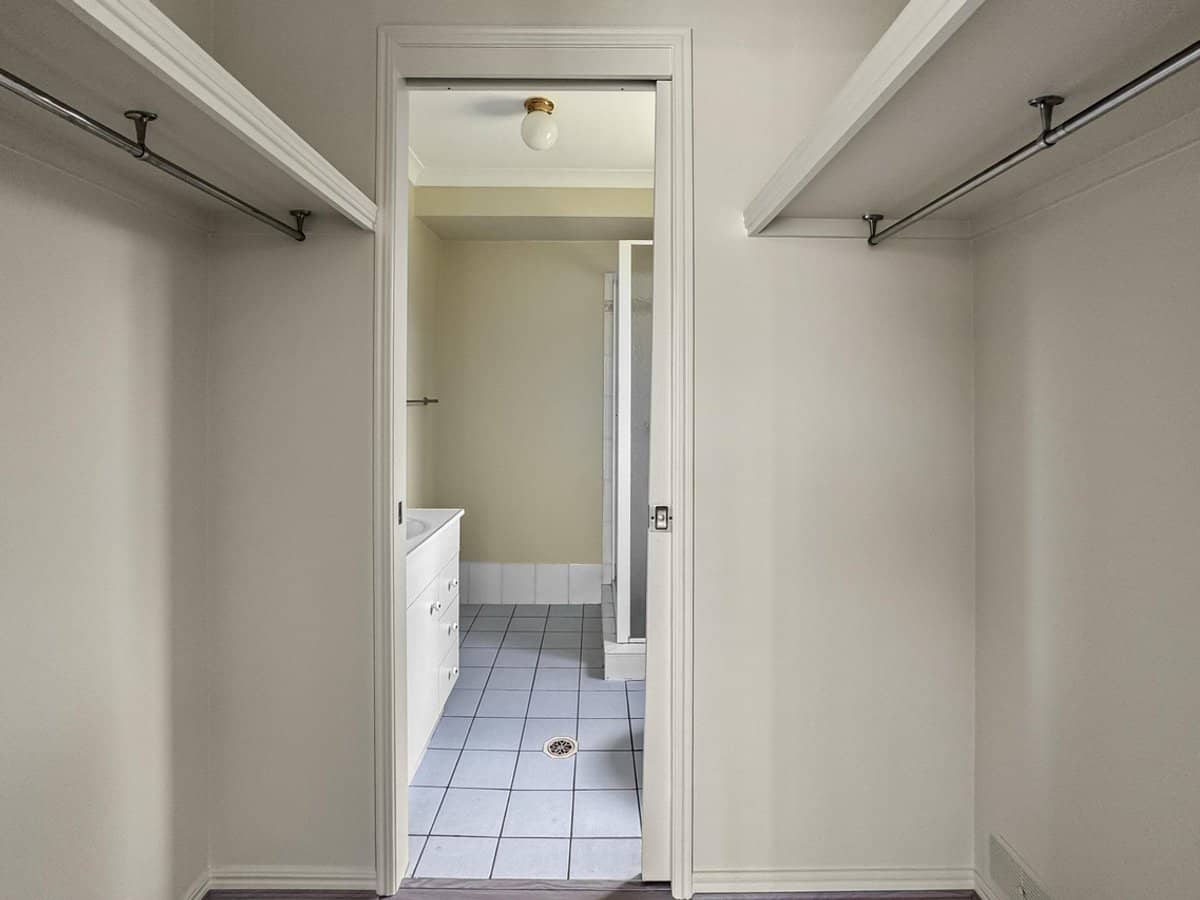 11 Robert South Drive, CRESTMEAD - Thumbnail 6