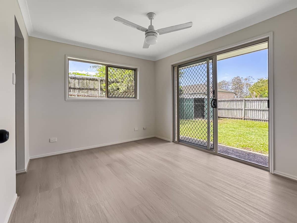 11 Robert South Drive, CRESTMEAD - Thumbnail 7