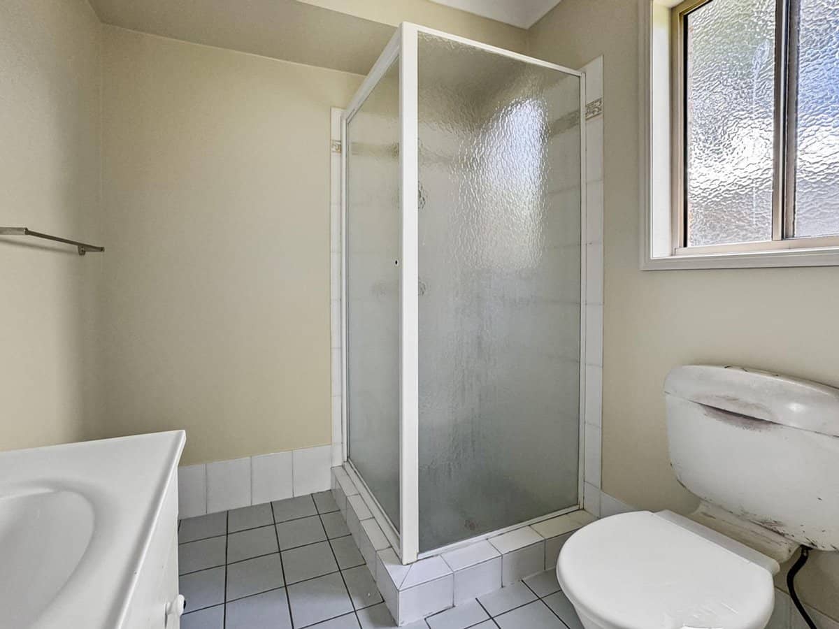 11 Robert South Drive, CRESTMEAD - Thumbnail 8