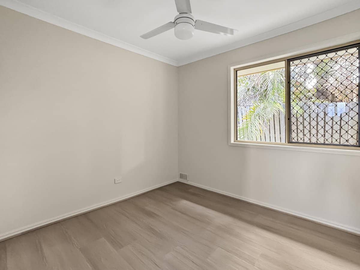 11 Robert South Drive, CRESTMEAD - Thumbnail 11