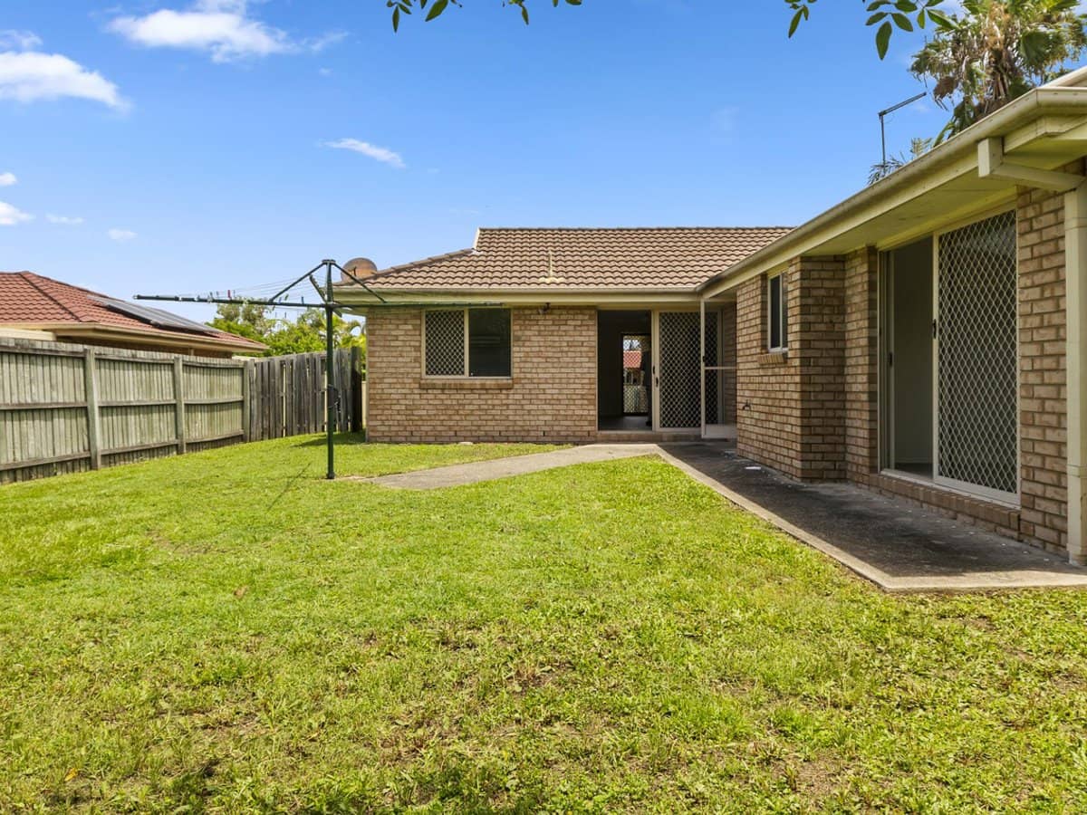 11 Robert South Drive, CRESTMEAD - Thumbnail 14