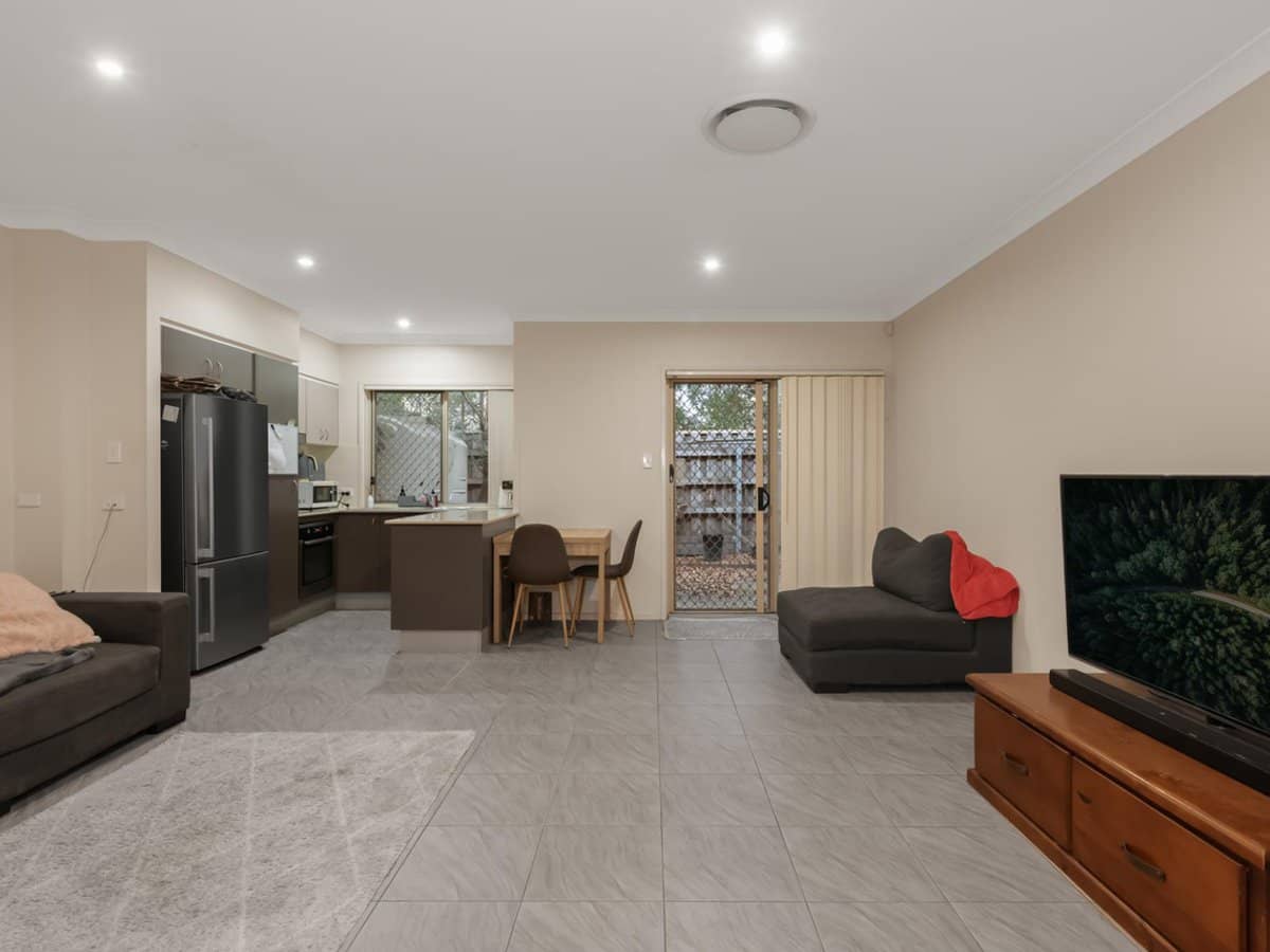 2 Weir Drive, UPPER COOMERA - Thumbnail 1