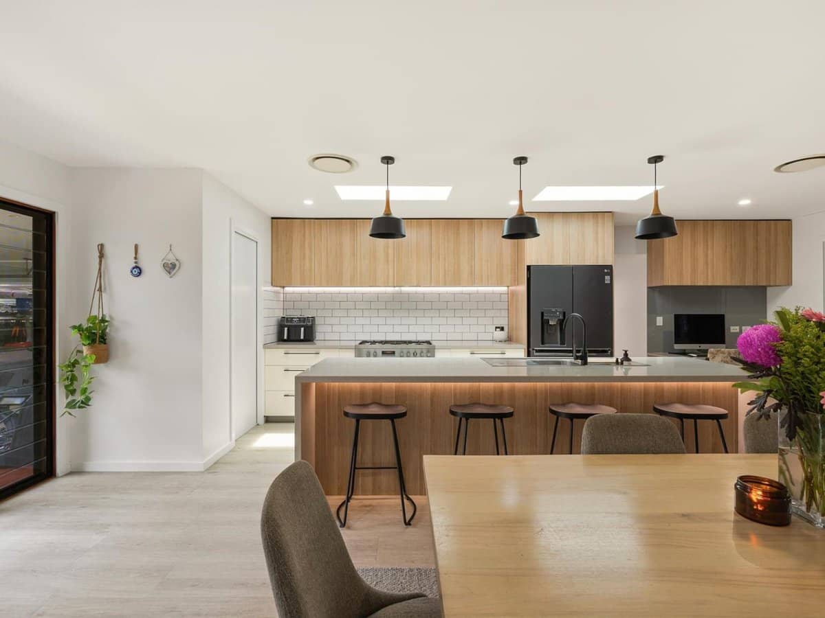 23 Westview Road, CURRUMBIN - Thumbnail 2