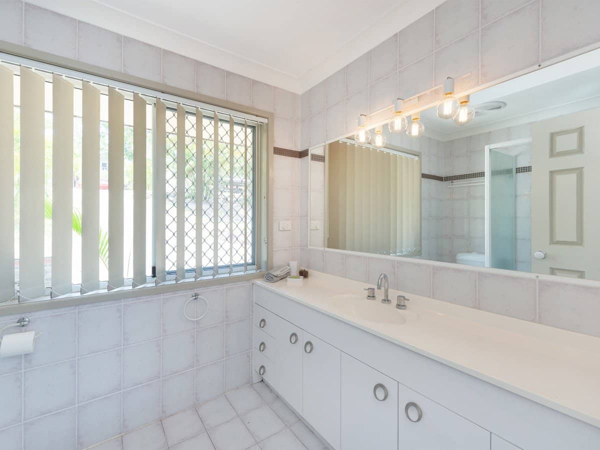 31 Edgeworth Place, HELENSVALE - Thumbnail 13