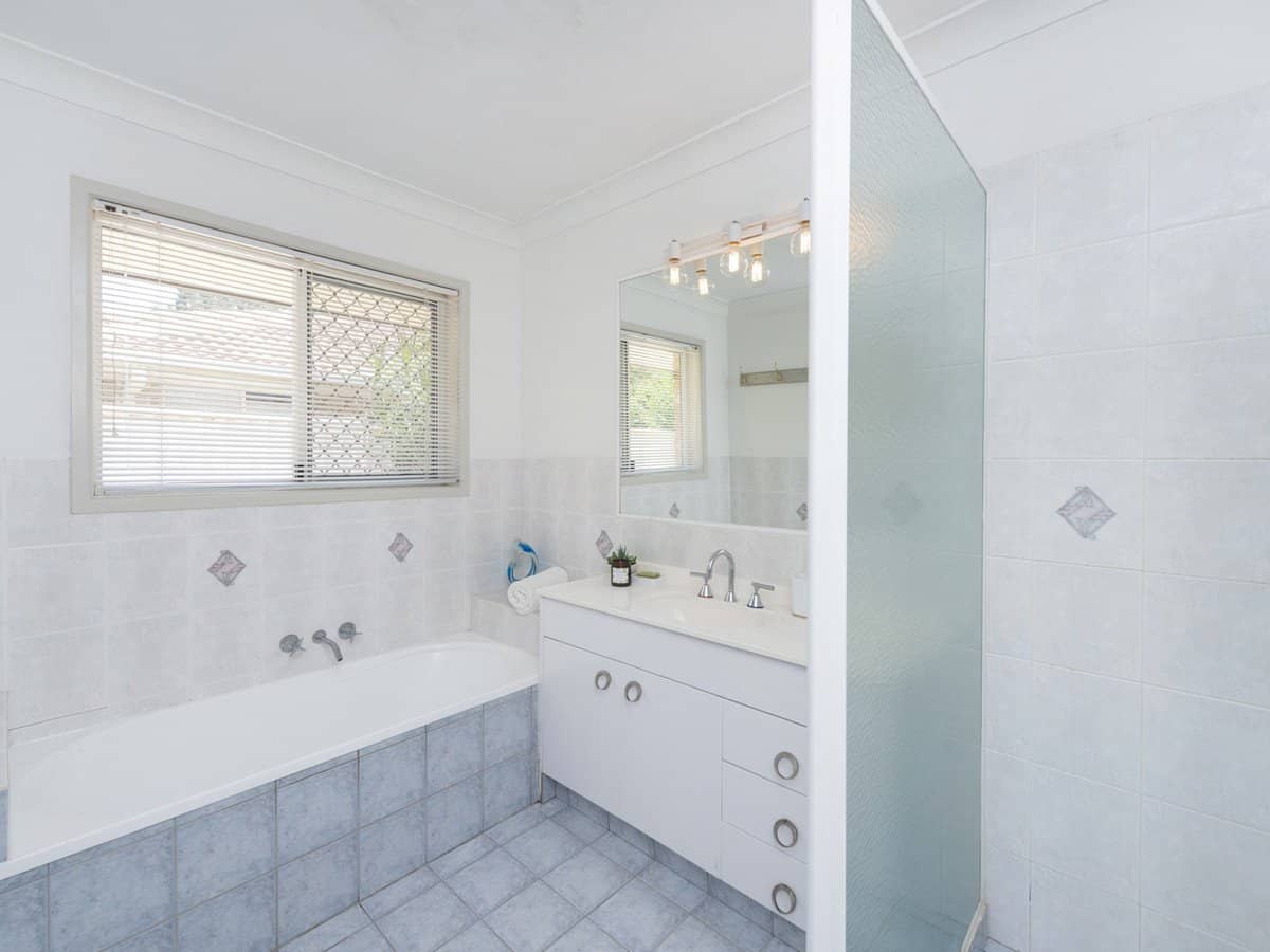 31 Edgeworth Place, HELENSVALE - Thumbnail 17