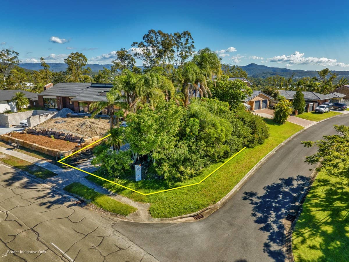 35 Tamworth Drive, HELENSVALE - Thumbnail 1