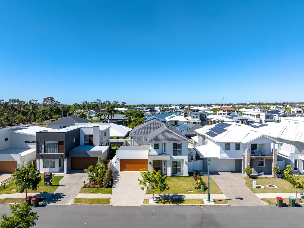 51 Hamilton Drive, JACOBS WELL - Thumbnail 1