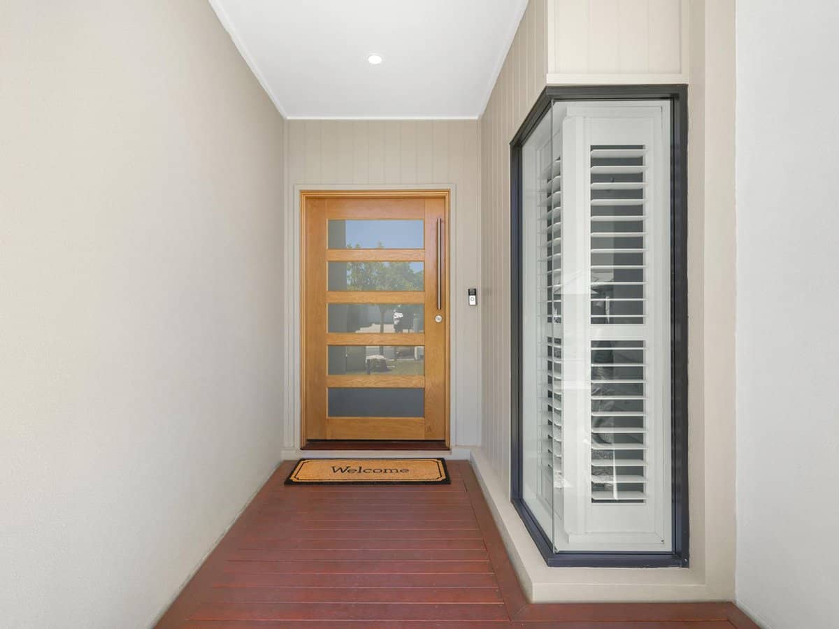 51 Hamilton Drive, JACOBS WELL - Thumbnail 5