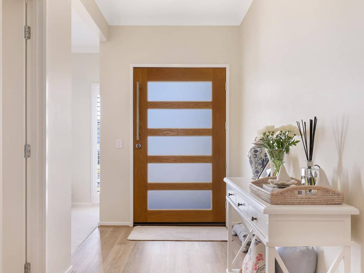 51 Hamilton Drive, JACOBS WELL - Thumbnail 6