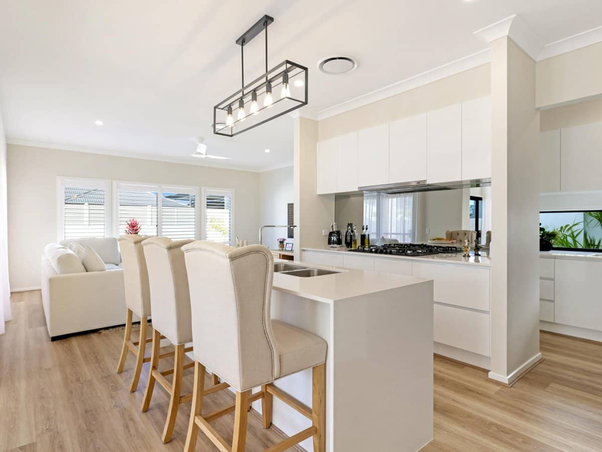 51 Hamilton Drive, JACOBS WELL - Thumbnail 9