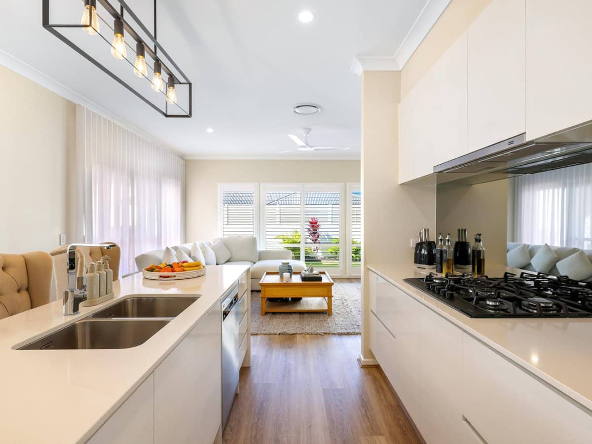 51 Hamilton Drive, JACOBS WELL - Thumbnail 12