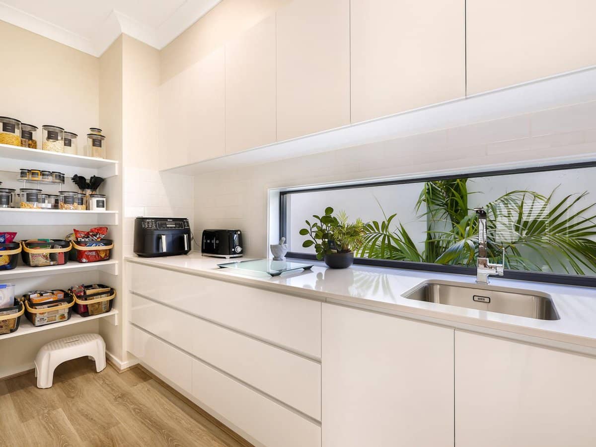 51 Hamilton Drive, JACOBS WELL - Thumbnail 13