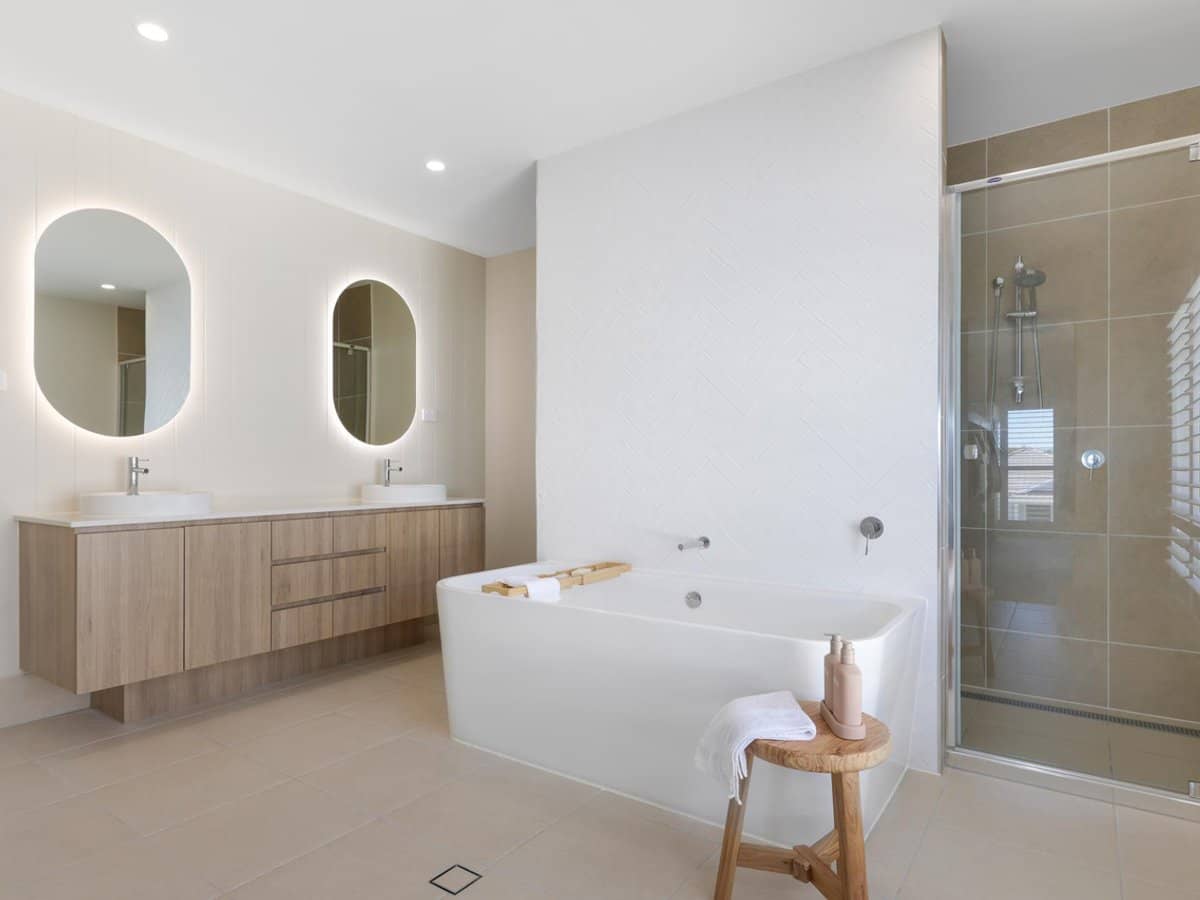 51 Hamilton Drive, JACOBS WELL - Thumbnail 19