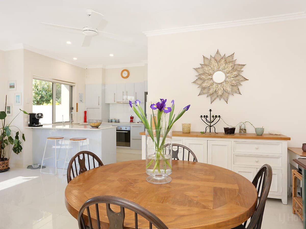 35 Runaway Bay Avenue, RUNAWAY BAY - Thumbnail 10