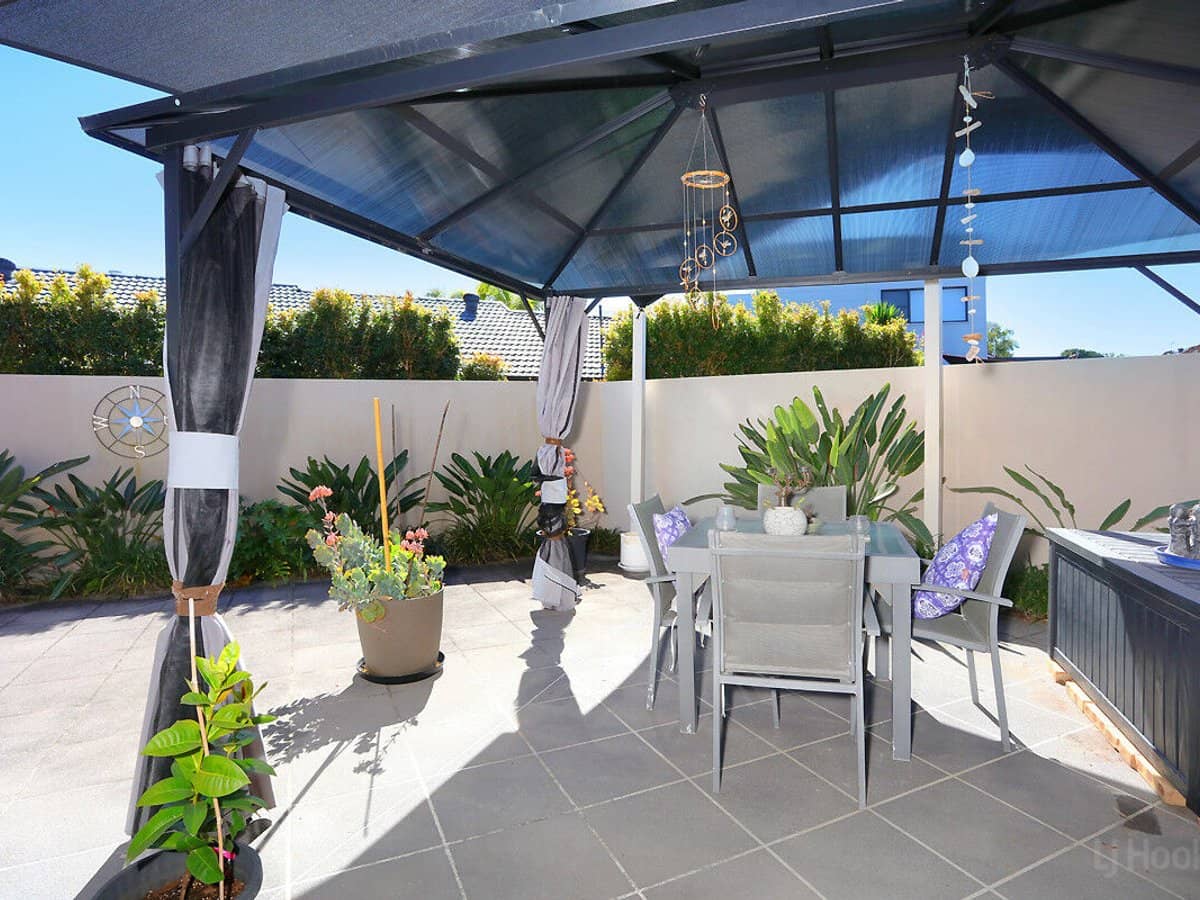 35 Runaway Bay Avenue, RUNAWAY BAY - Thumbnail 21